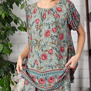 EASEL Floral Print Women's Top